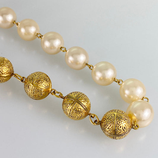 CHANEL Long necklace