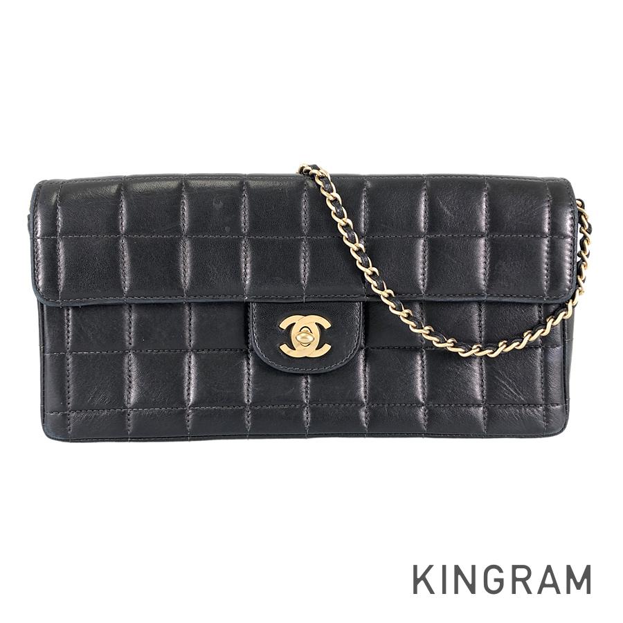 CHANEL Chocolate Bar Gold Hardware Shoulder Bag