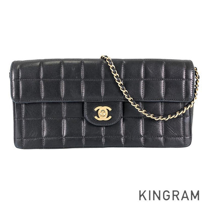 CHANEL Chocolate Bar Gold Hardware Shoulder Bag