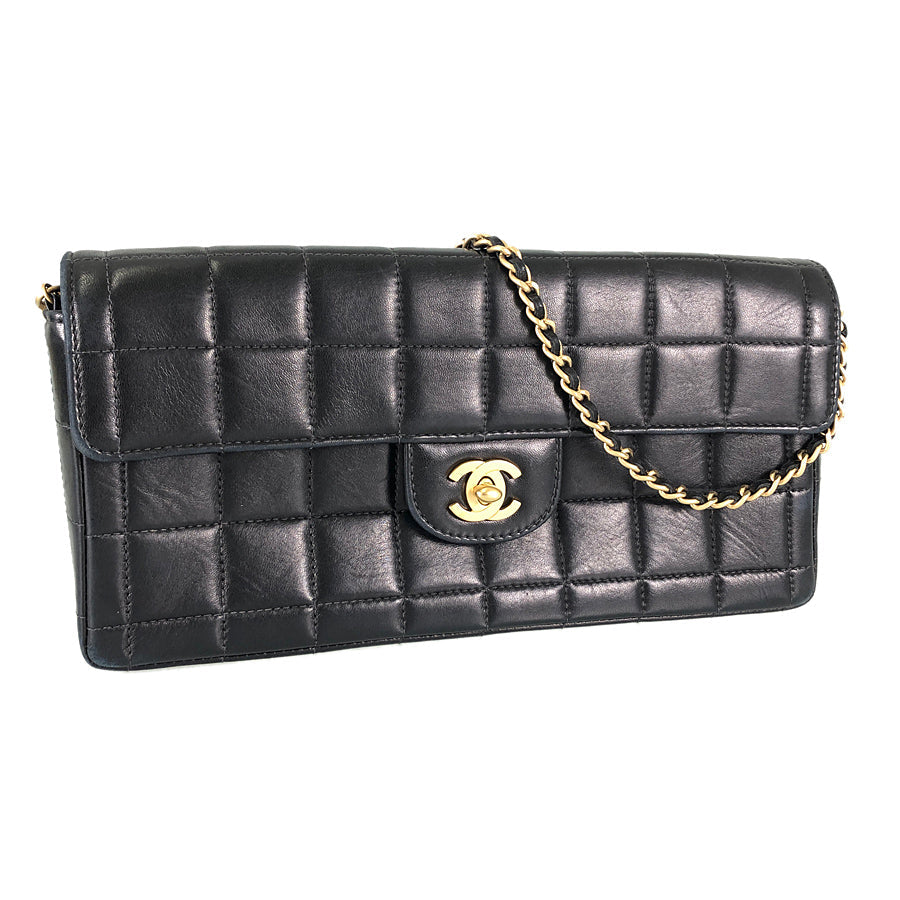 CHANEL Chocolate Bar Gold Hardware Shoulder Bag