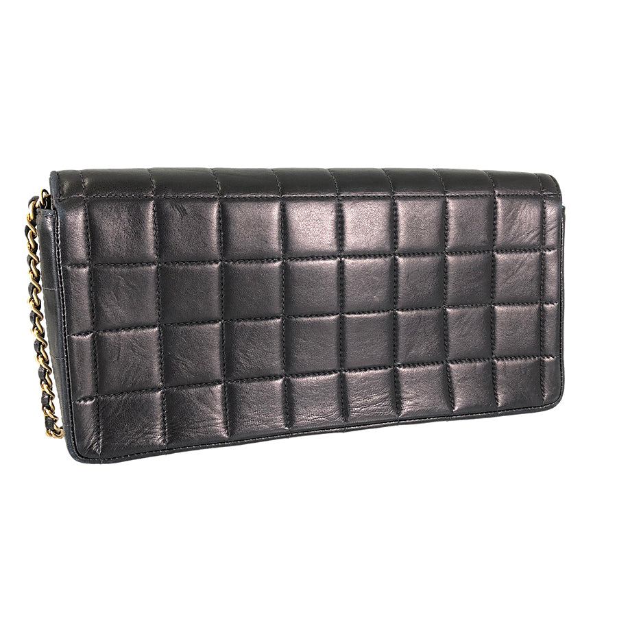 CHANEL Chocolate Bar Gold Hardware Shoulder Bag