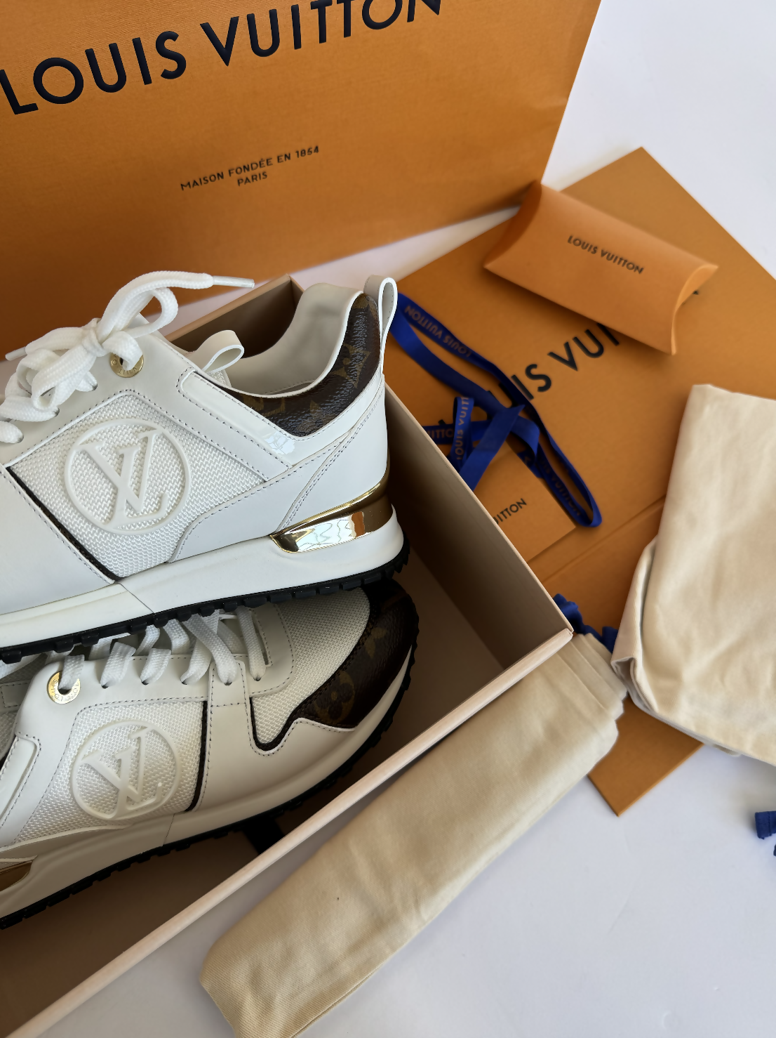 Louis Vuitton Run Away Trainer – FULL SET
