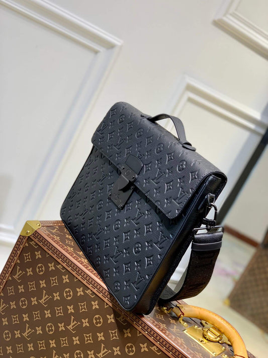 M20835 S Lock Briefcase Taurillon Monogram 39cm briefcase black