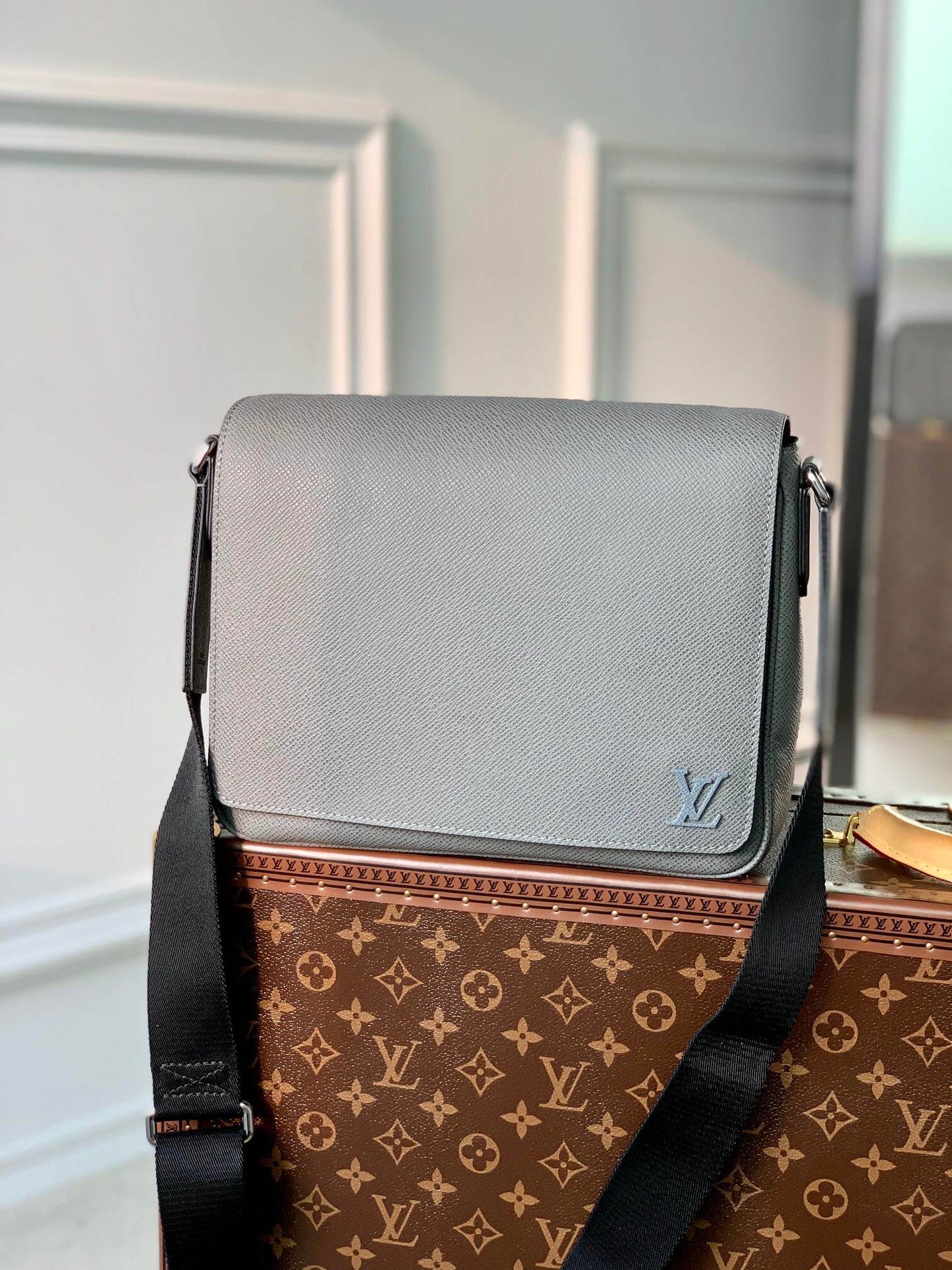 M30851 District PM Taïga 26cm grey man bag