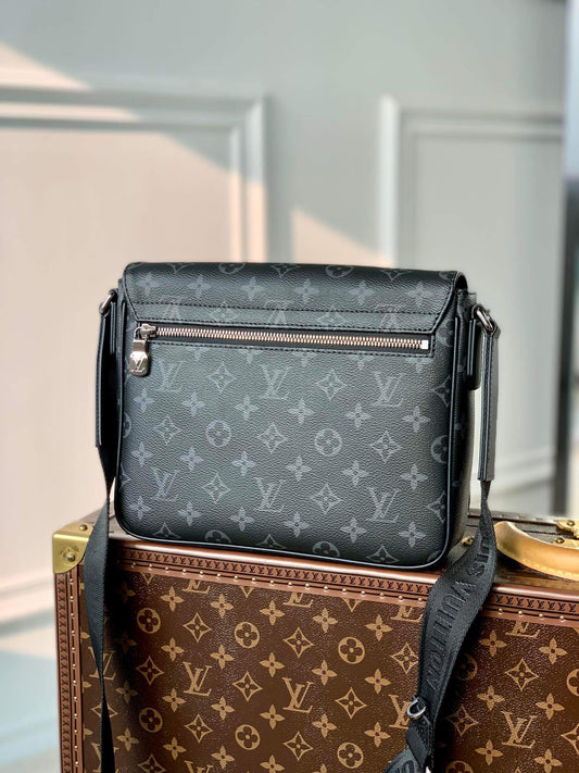 M46255 District PM Taïga 26cm monogram Eclipse black man bag