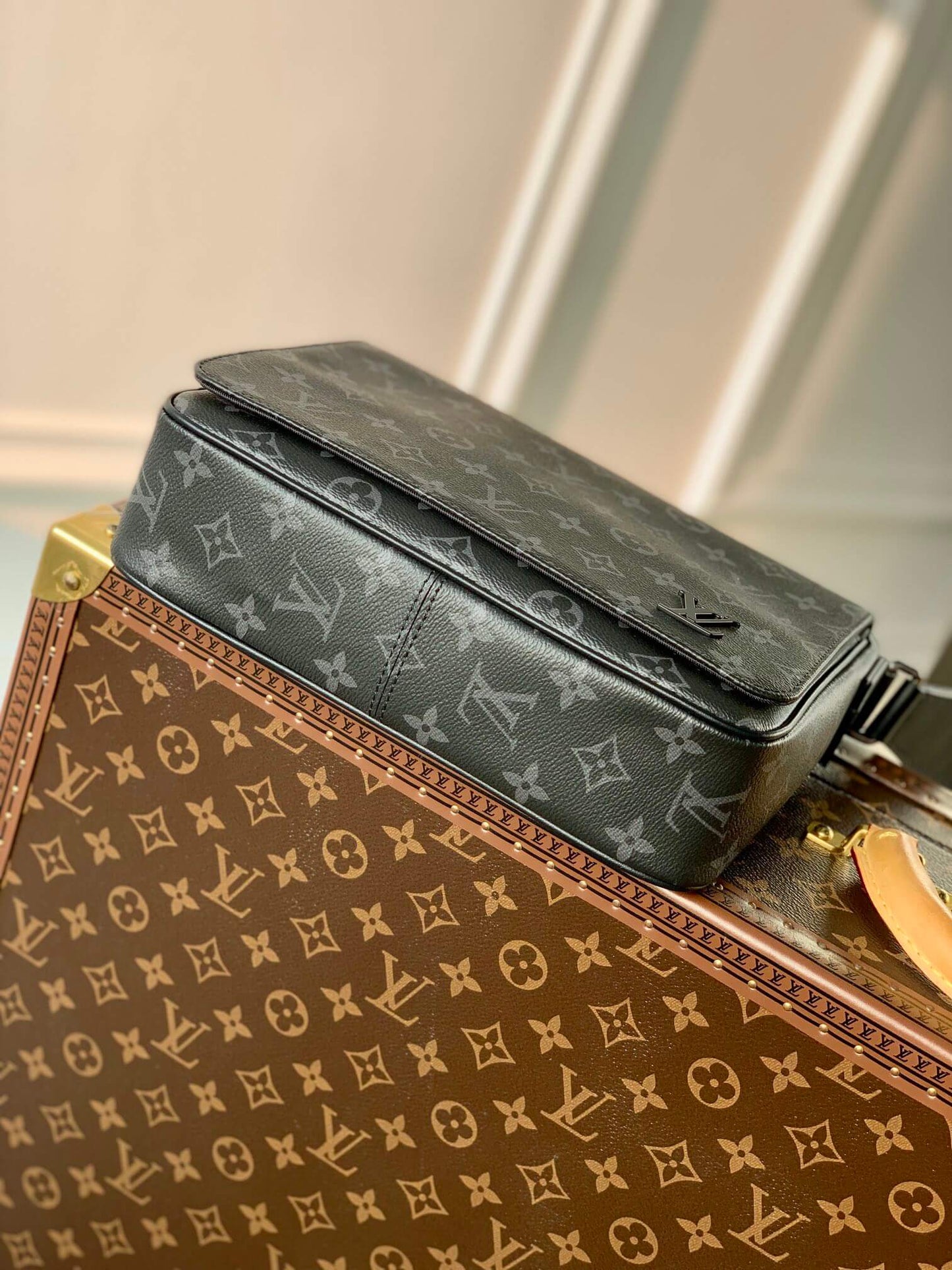 M46255 District PM Taïga 26cm monogram Eclipse black man bag