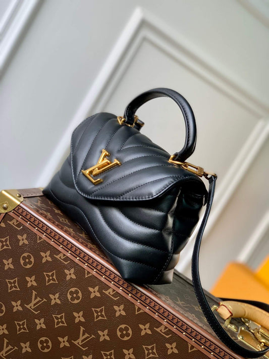 M53937 Hold Me Handbag black 23cm New Wave