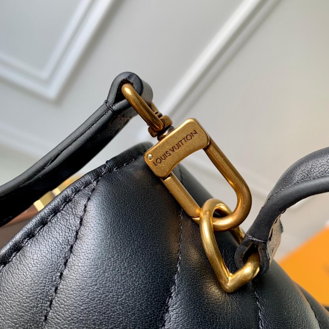 M53937 Hold Me Handbag black 23cm New Wave
