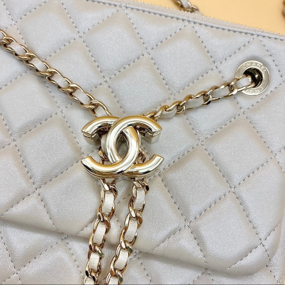 CHANEL 2020SS Pouch on Chain multiple-way bag