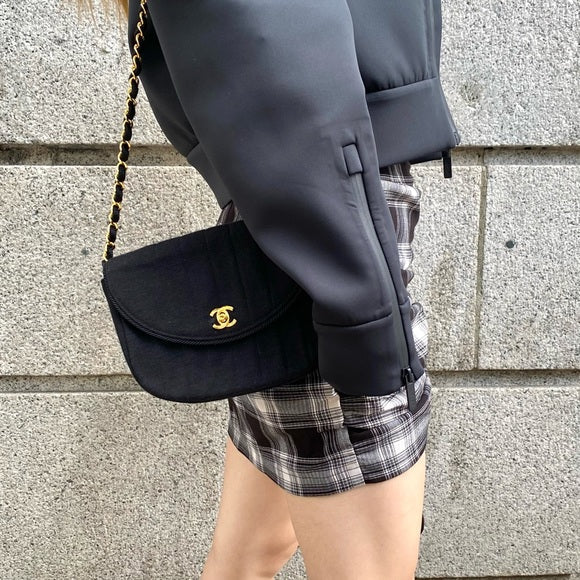 CHANEL   24k gold cloth shoulder bag