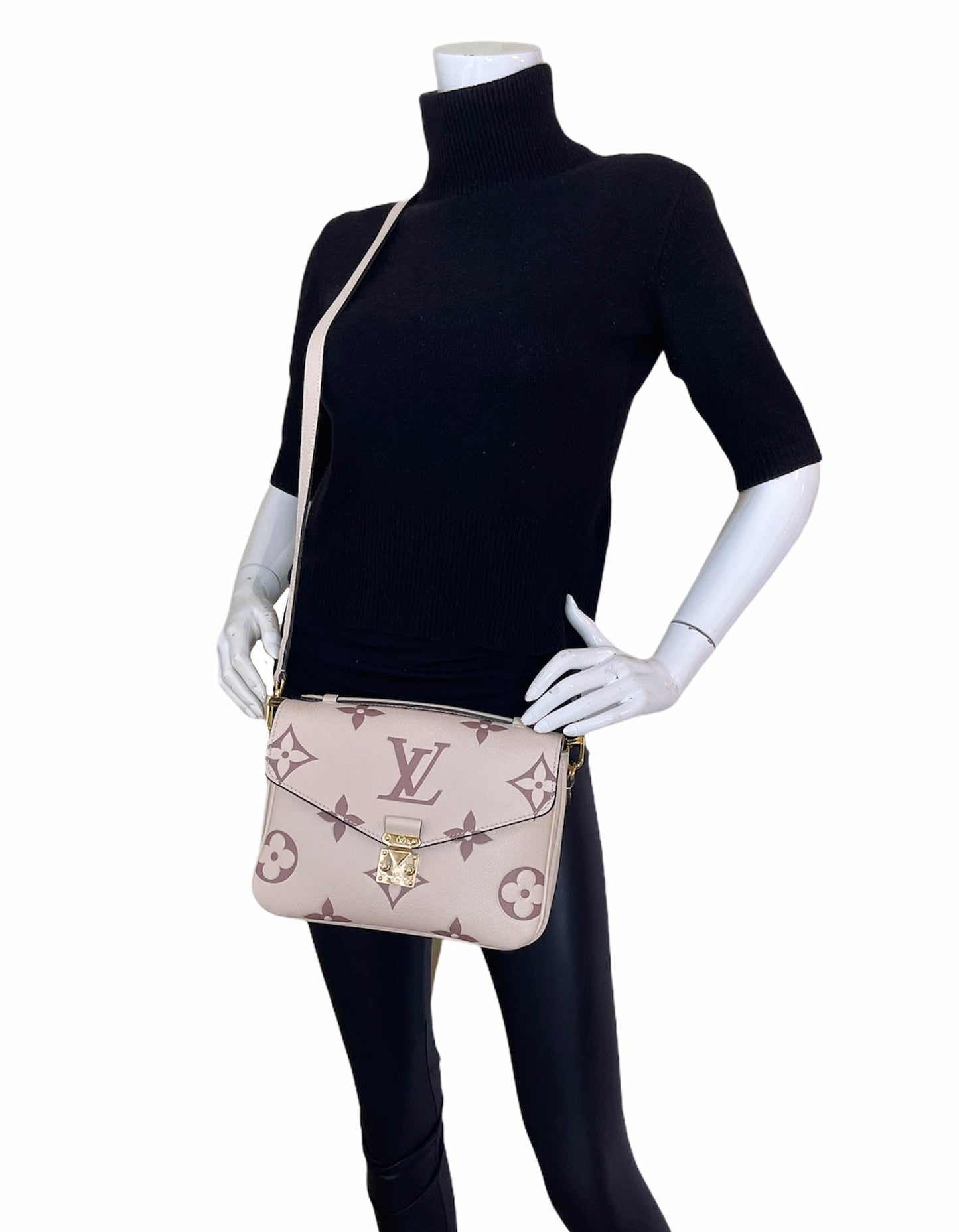 Louis Vuitton Cream Empreinte Pochette Metis Messenger Bag