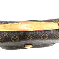 Louis Vuitton Pochette Metis Monogram Shoulder Bag