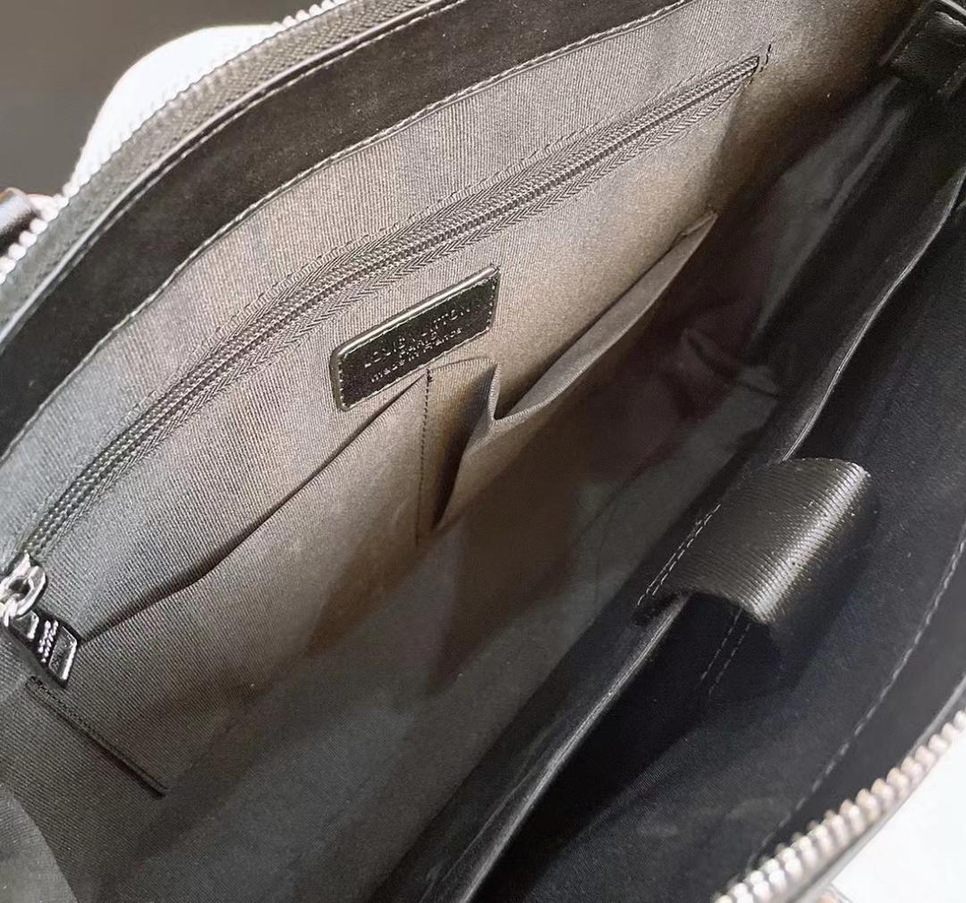 Luxury Handbags Louis Vuitton 526