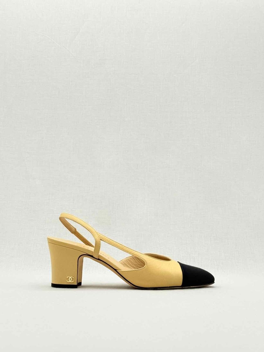 CHANEL Beige & Black Size EU 37.5 Slingbacks