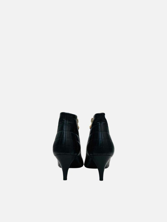 CHANEL Black Quilted Size EU 39 Ankle Boots