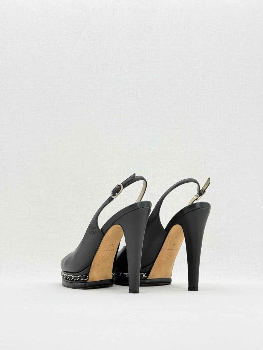 CHANEL Black Size EU 38 Slingbacks