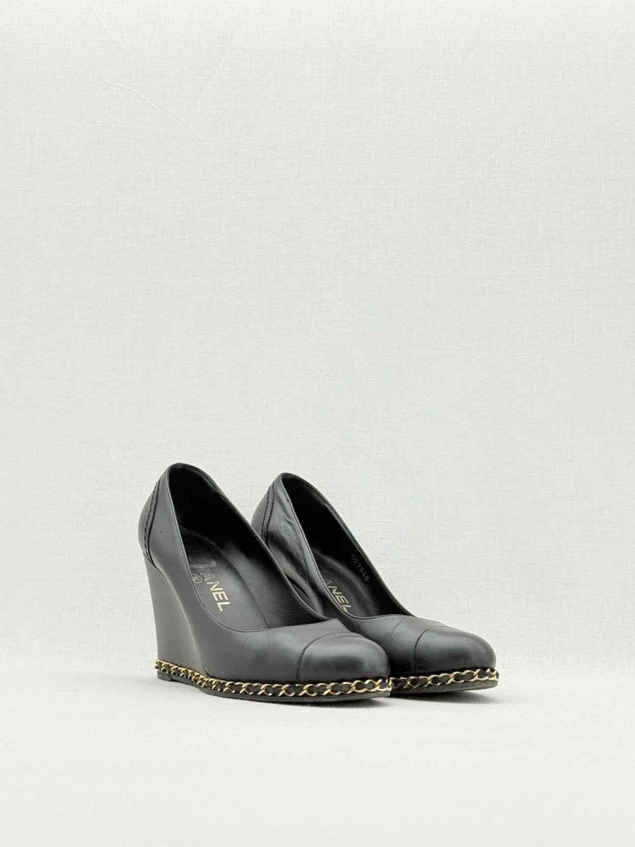 CHANEL Black Size EU 38 Wedges