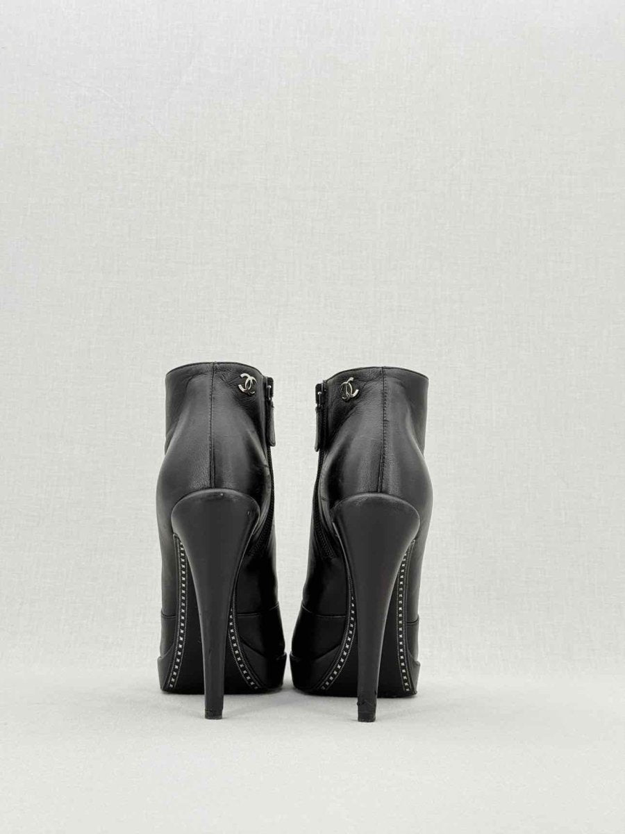 CHANEL Black Size EU 38.5 Ankle Boots