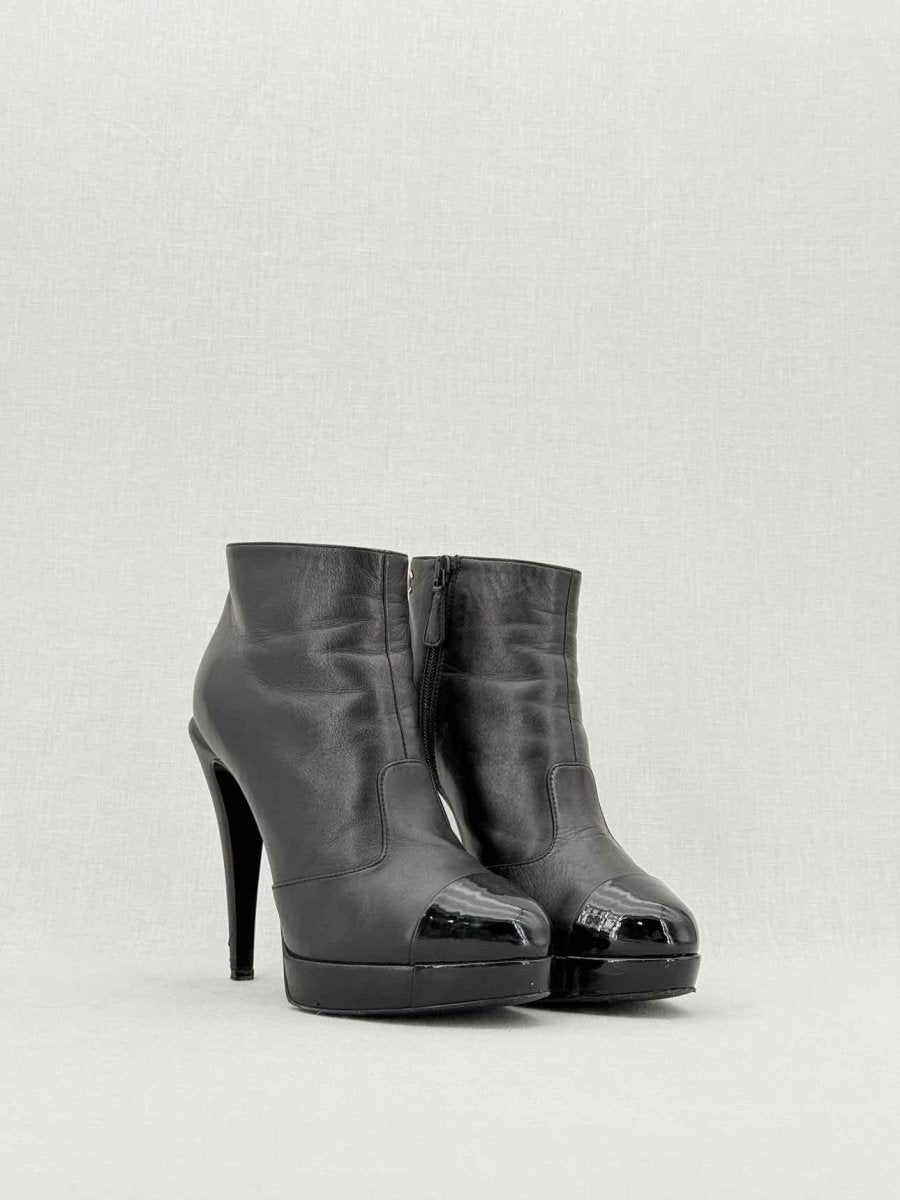 CHANEL Black Size EU 38.5 Ankle Boots