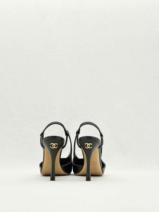 CHANEL Black Size EU 38.5 Slingbacks