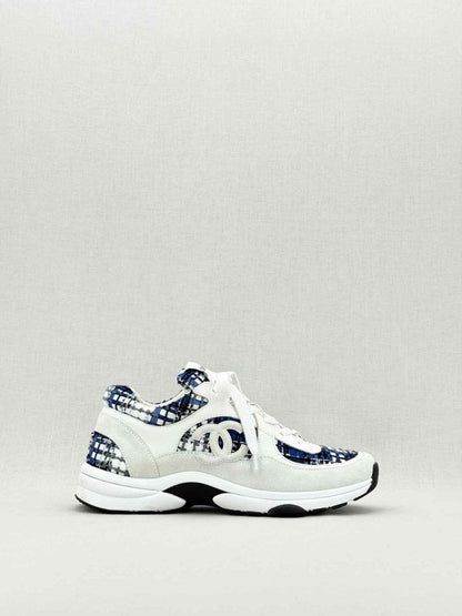 CHANEL CC Blue & White Size EU 39.5 Sneakers
