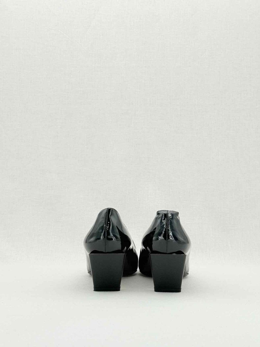 FENDI Black Size EU 38 Pumps