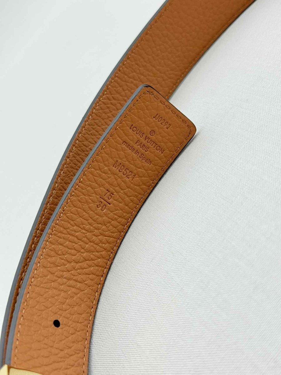 LOUIS VUITTON Black Belt
