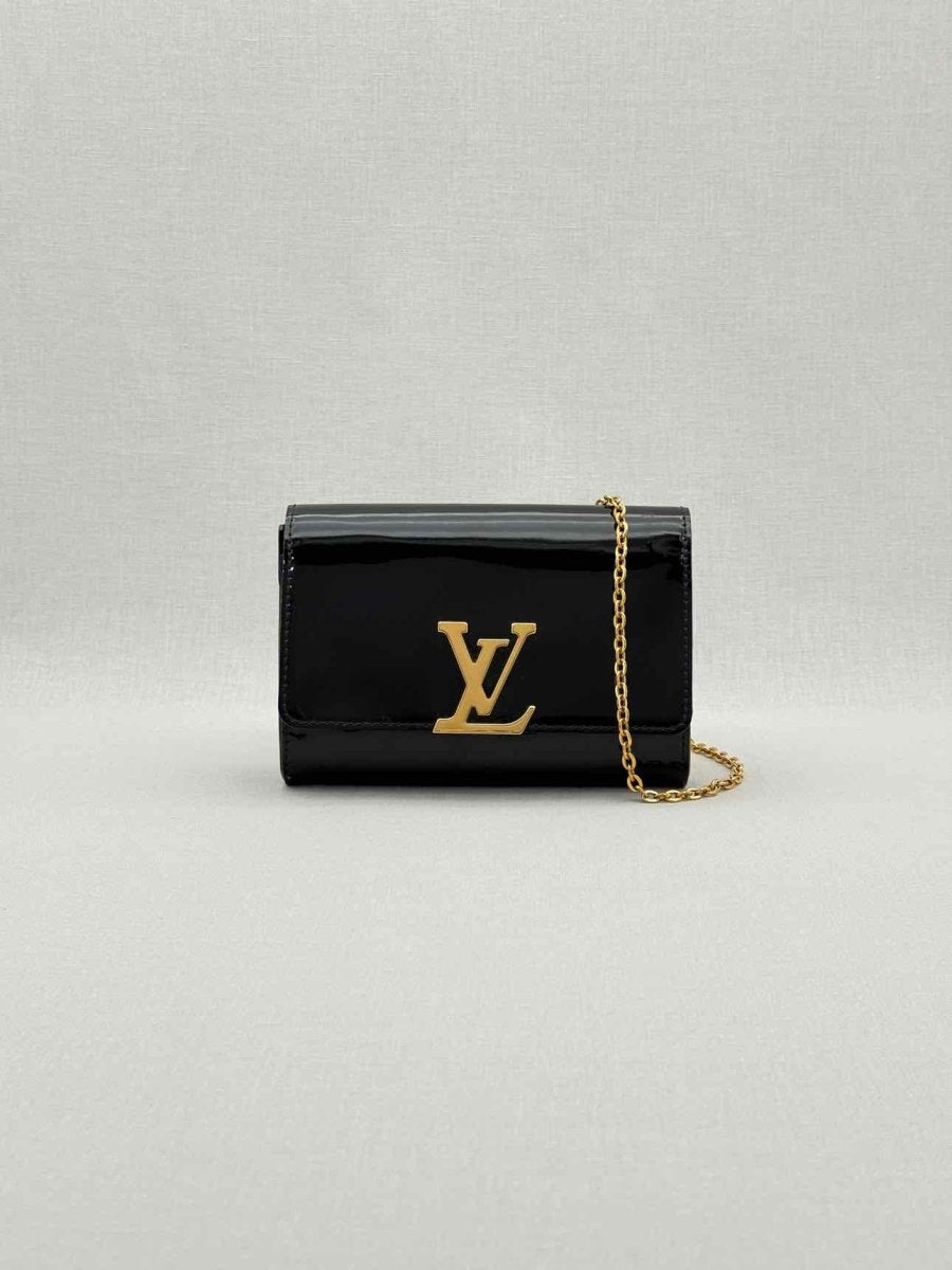 LOUIS VUITTON Black Shoulder Bag