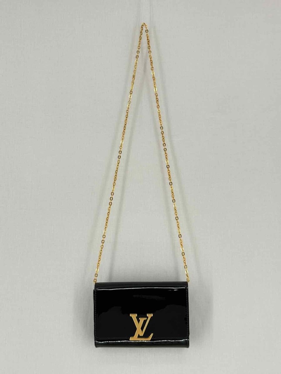 LOUIS VUITTON Black Shoulder Bag