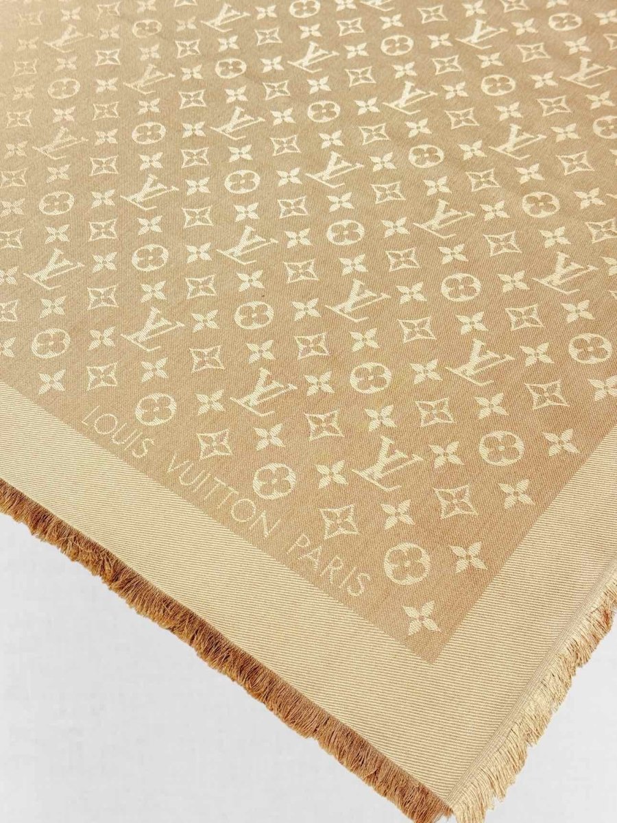 LOUIS VUITTON Caramel Shawl