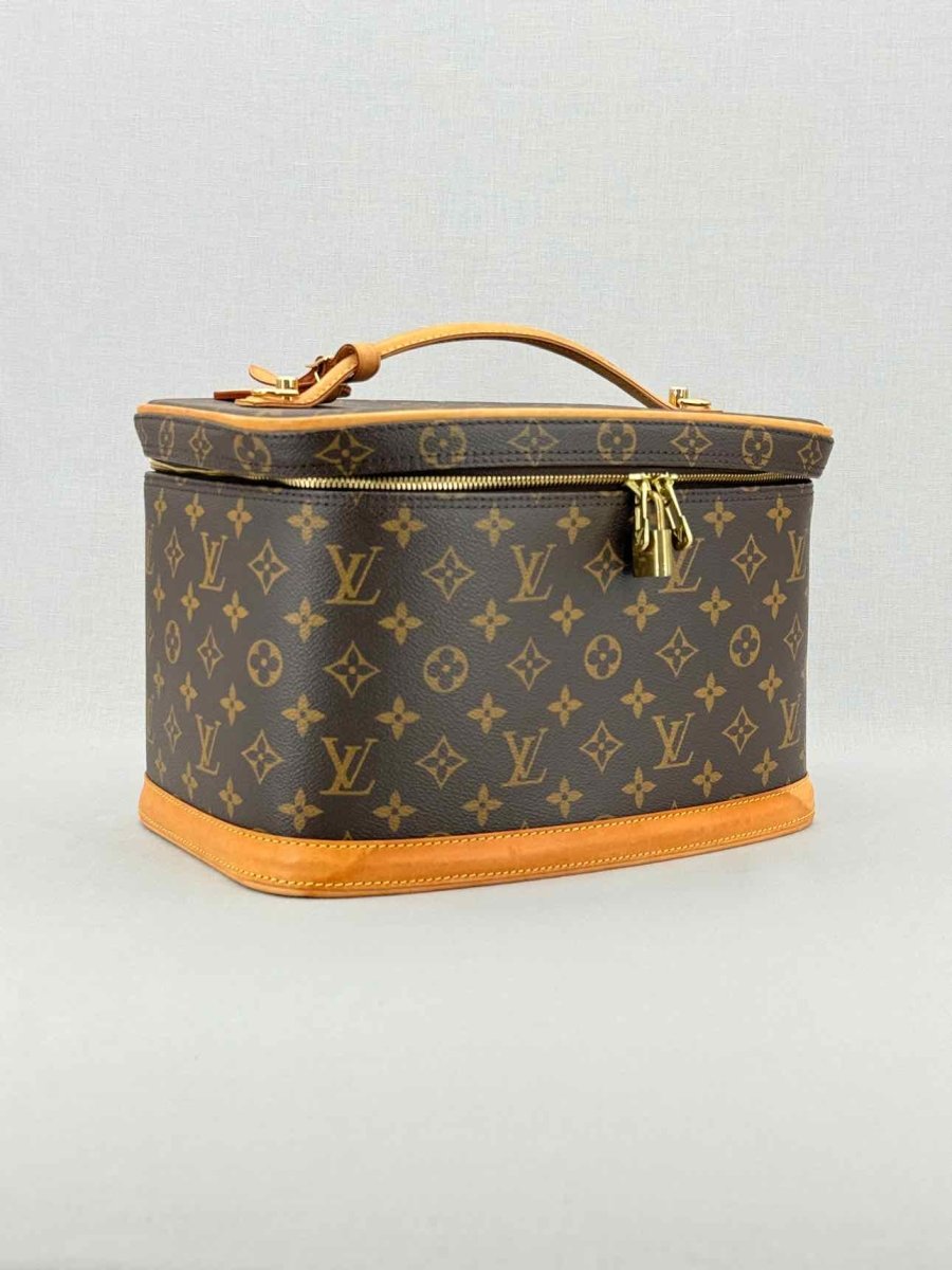 LOUIS VUITTON Nice Brown Monogram Vanity Case