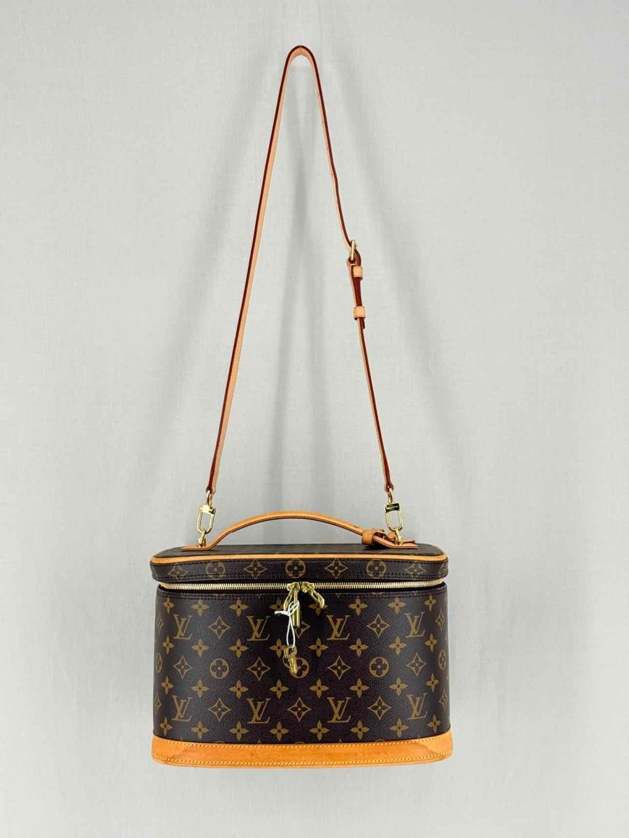 LOUIS VUITTON Nice Brown Monogram Vanity Case