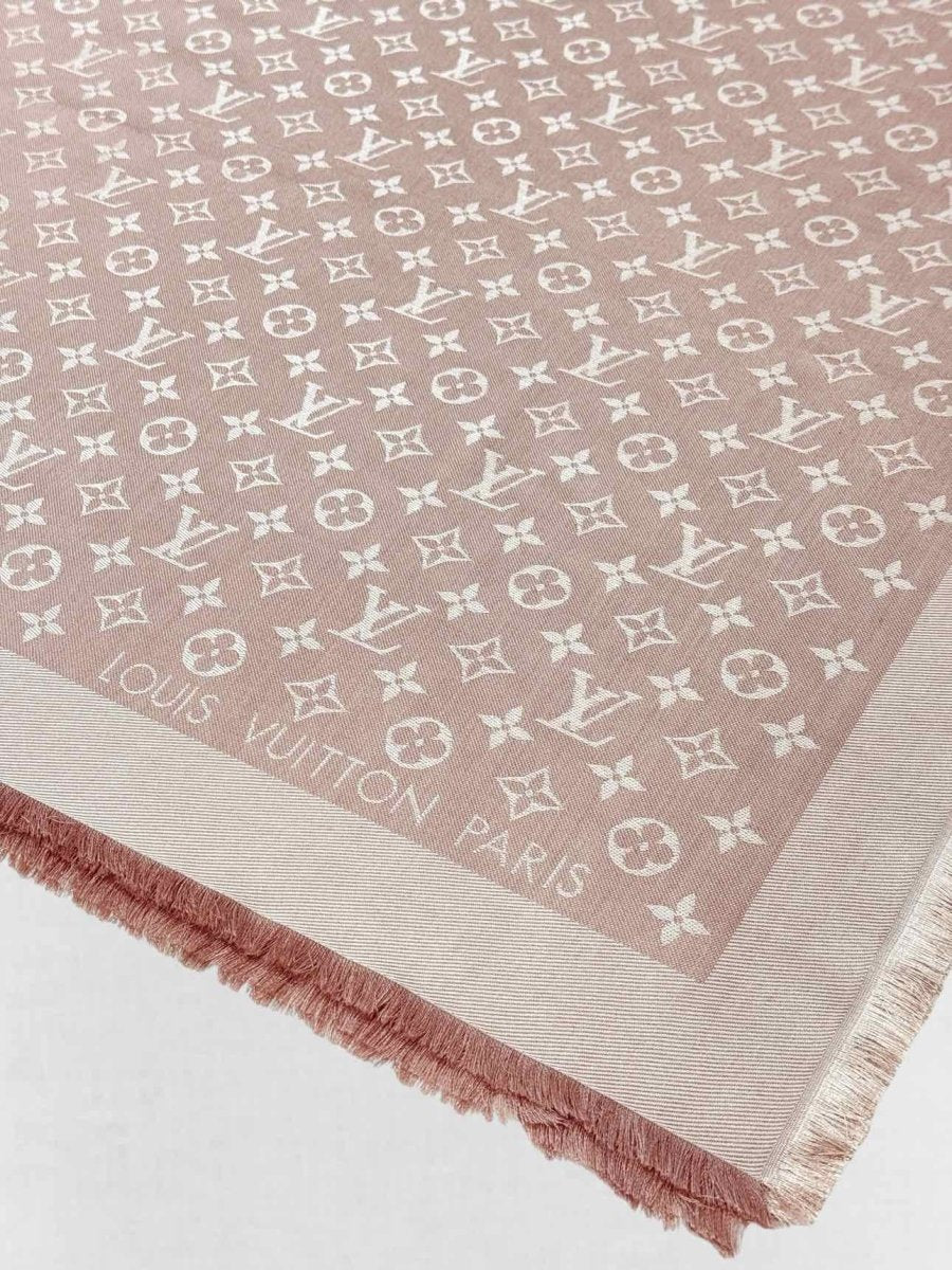 LOUIS VUITTON Pink Shawl