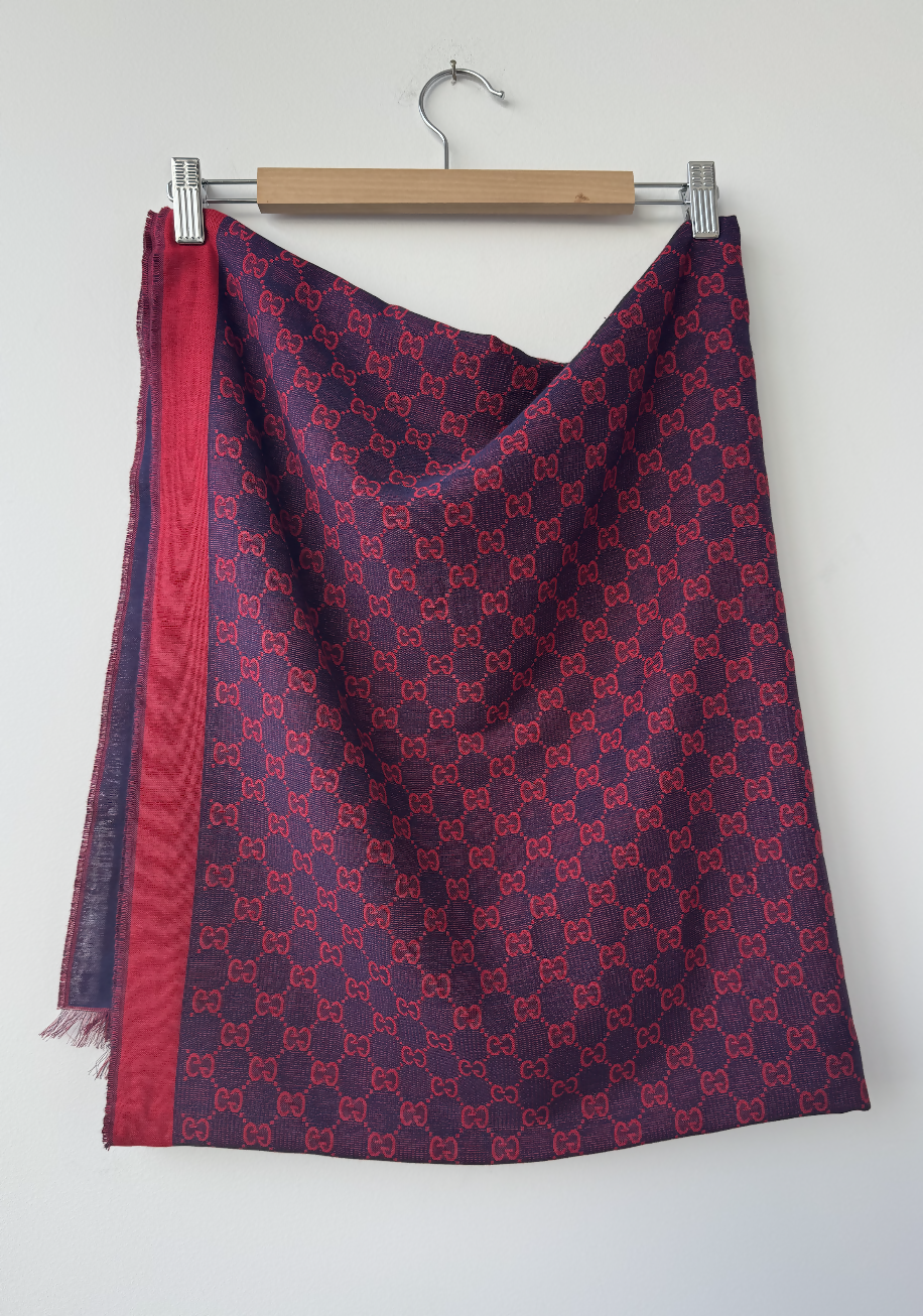 GUCCI Cotton Scarf in Bordeaux w/ Total Pattern