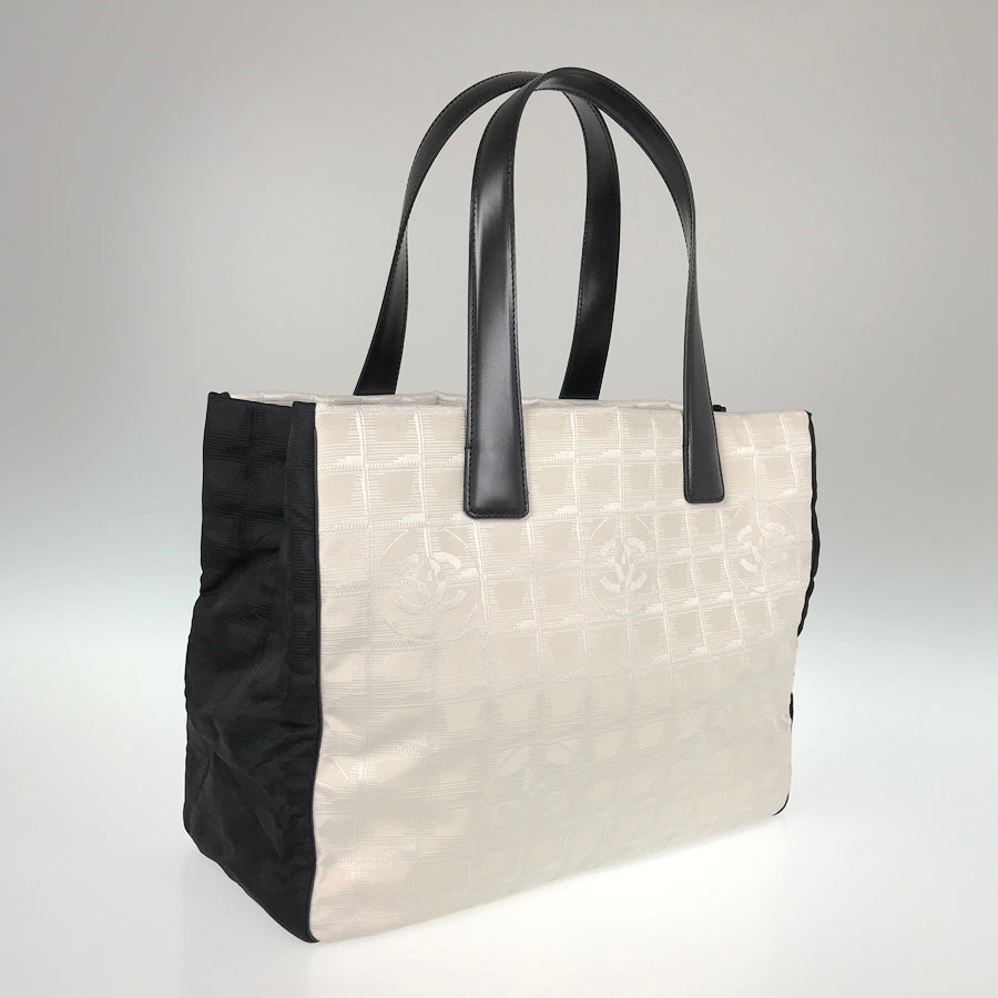 CHANEL New travel line Tote bag
