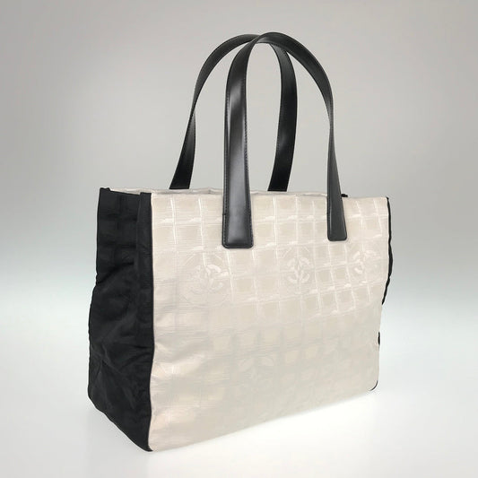 CHANEL New travel line Tote bag