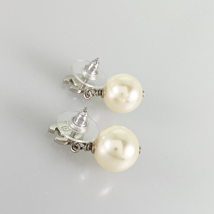 CHANEL Earring