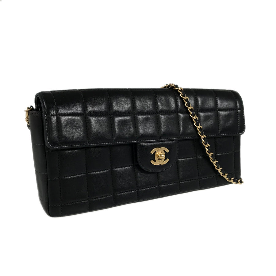 CHANEL Chocolate bar Shoulder bag
