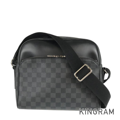 LOUIS VUITTON Shoulder Bag