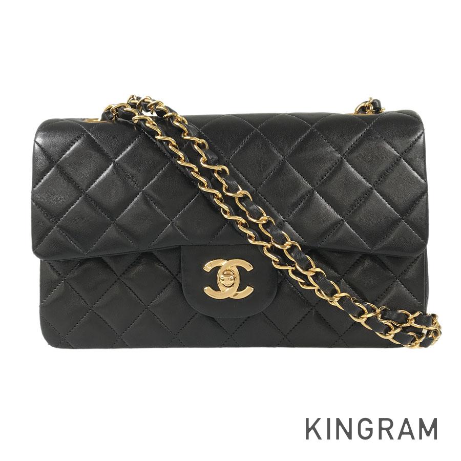 CHANEL Matelasse Shoulder bag