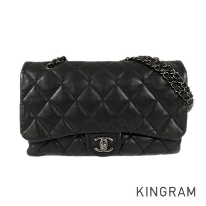 CHANEL Matelasse Shoulder bag