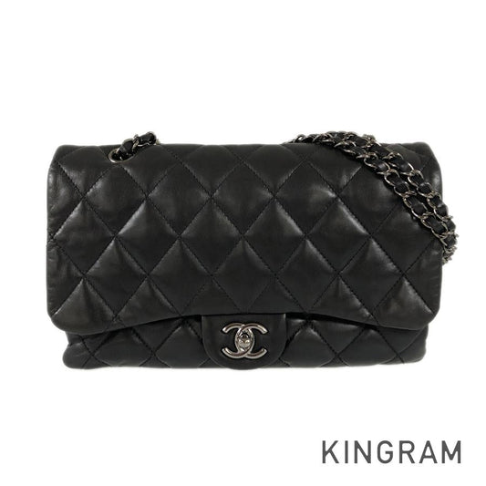 CHANEL Matelasse Shoulder bag