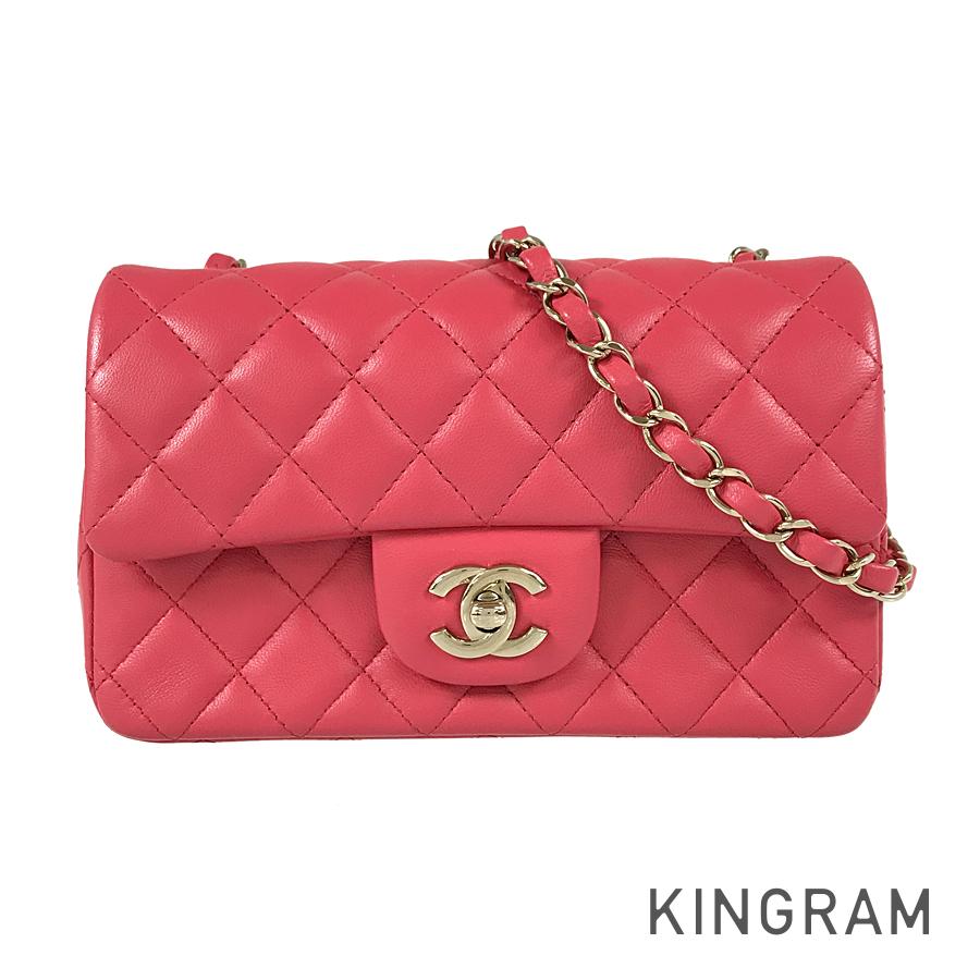 CHANEL Matelasse A69950 Shoulder bag