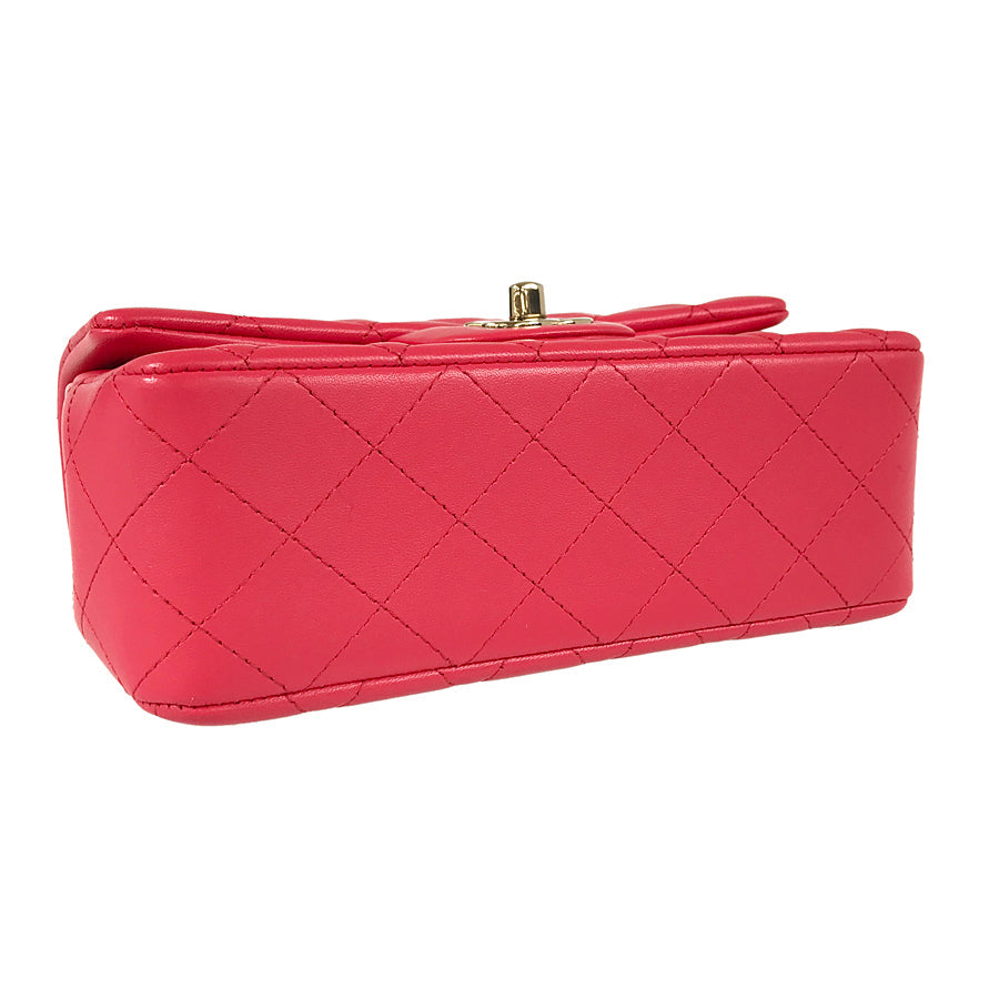 CHANEL Matelasse A69950 Shoulder bag