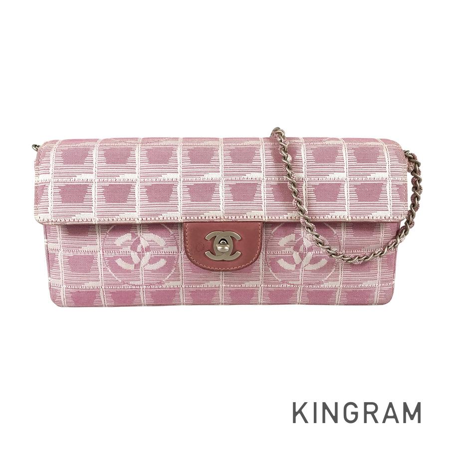 CHANEL New Travel Chocolate bar Shoulder bag