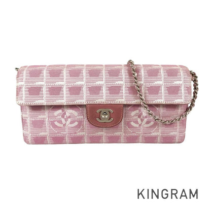 CHANEL New Travel Chocolate bar Shoulder bag