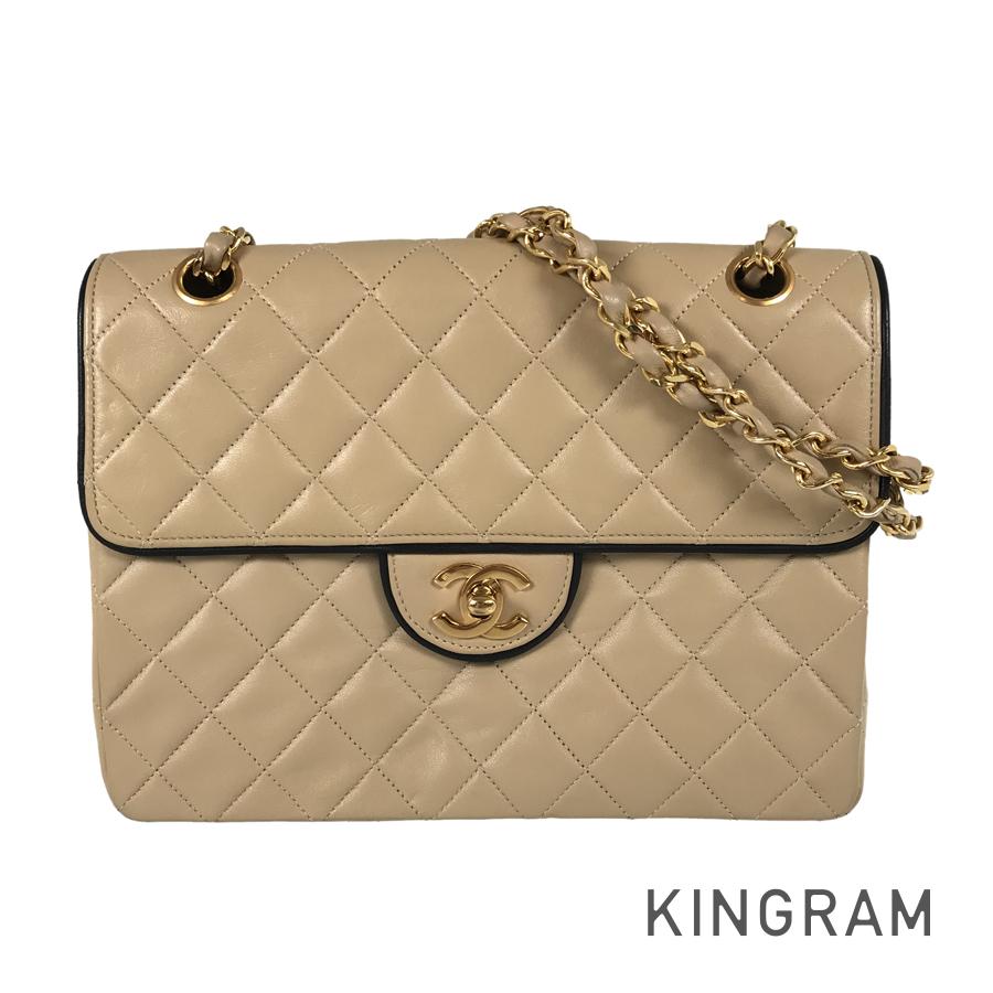 CHANEL Matelasse Shoulder bag