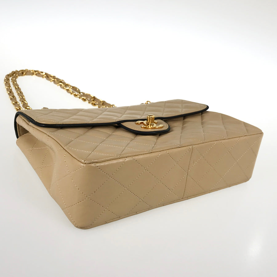 CHANEL Matelasse Shoulder bag