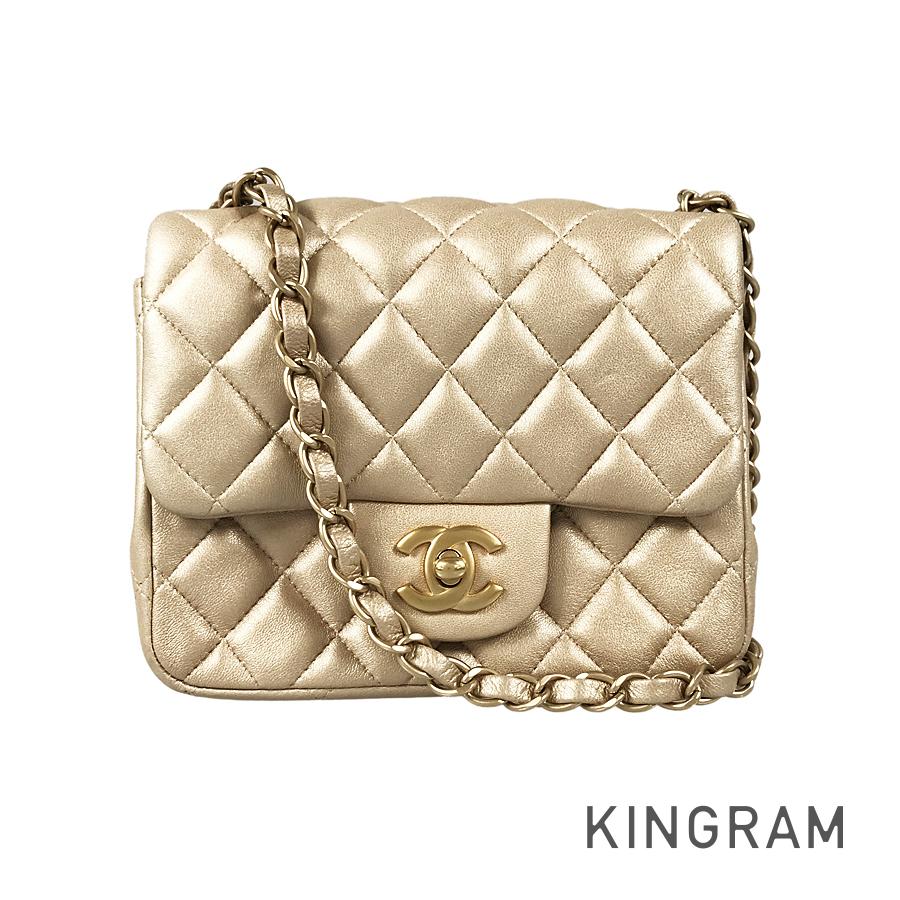 CHANEL Mini Matelasse 17 Shoulder bag