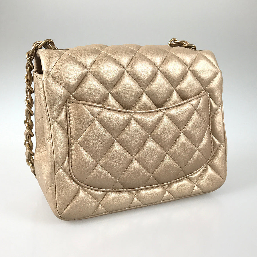 CHANEL Mini Matelasse 17 Shoulder bag
